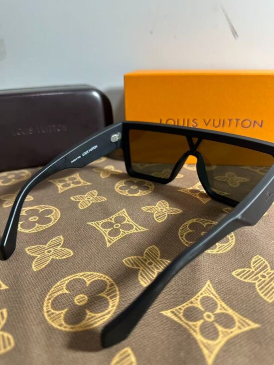 ❤️Louis Vuitton Sunglasses❤️ main image 5